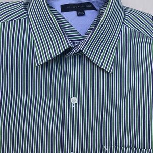 Tommy Hilfiger Regular Fit Men’s L/S dress shirt size medium single pocket
